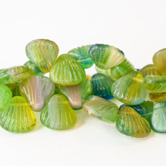 16mm Glass Scallop Shell Beads - Transparent Blue Mix - 15 Beads