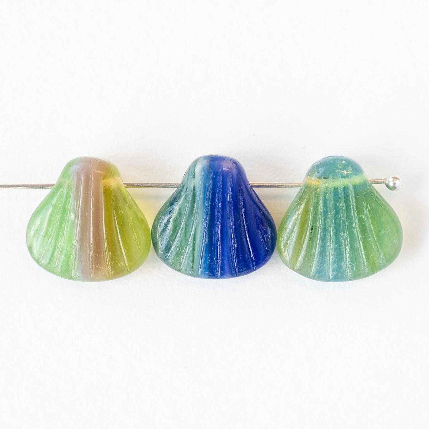 16mm Glass Scallop Shell Beads - Transparent Blue Mix - 15 Beads