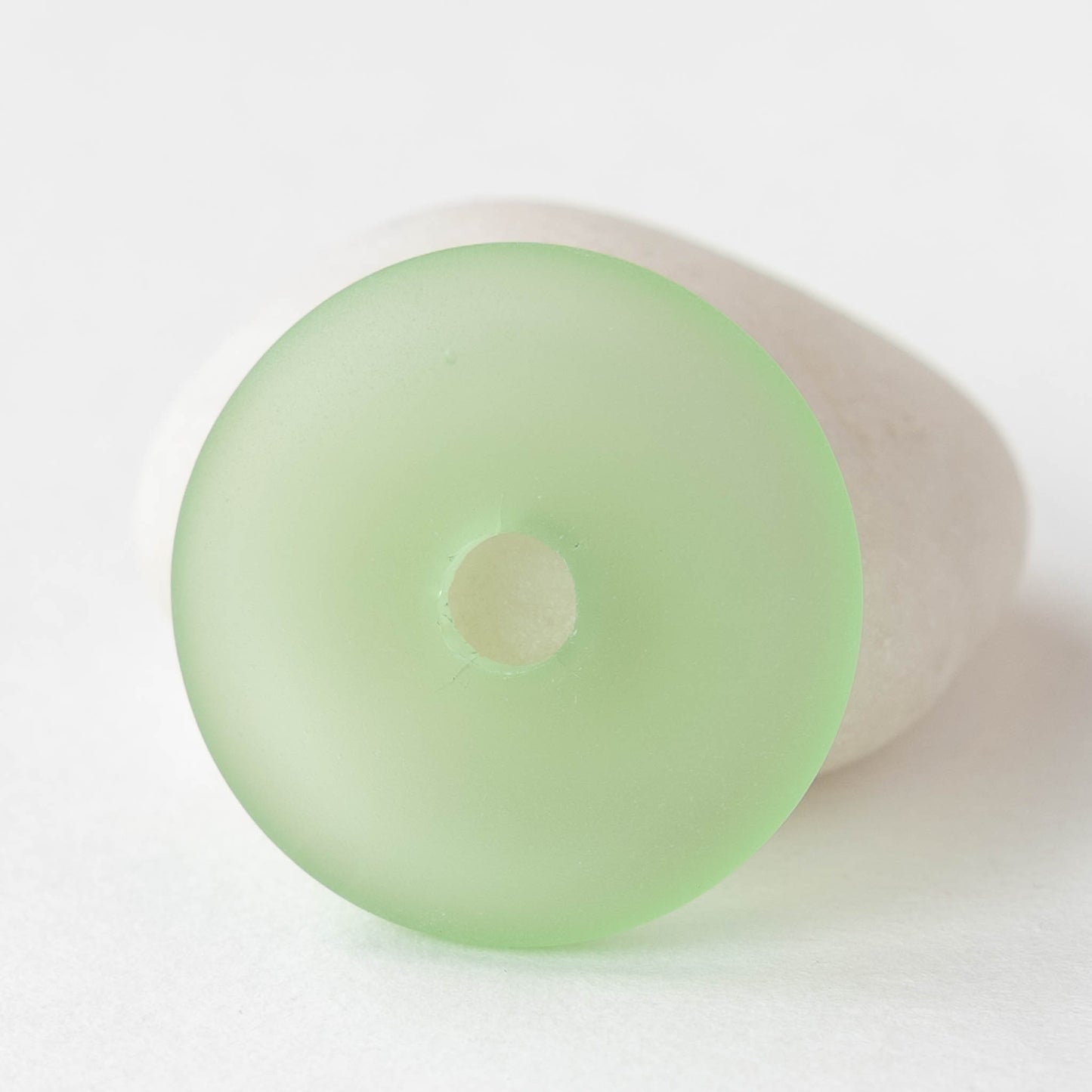 25mm Frosted Glass Donut - Peridot Green - 4 Beads