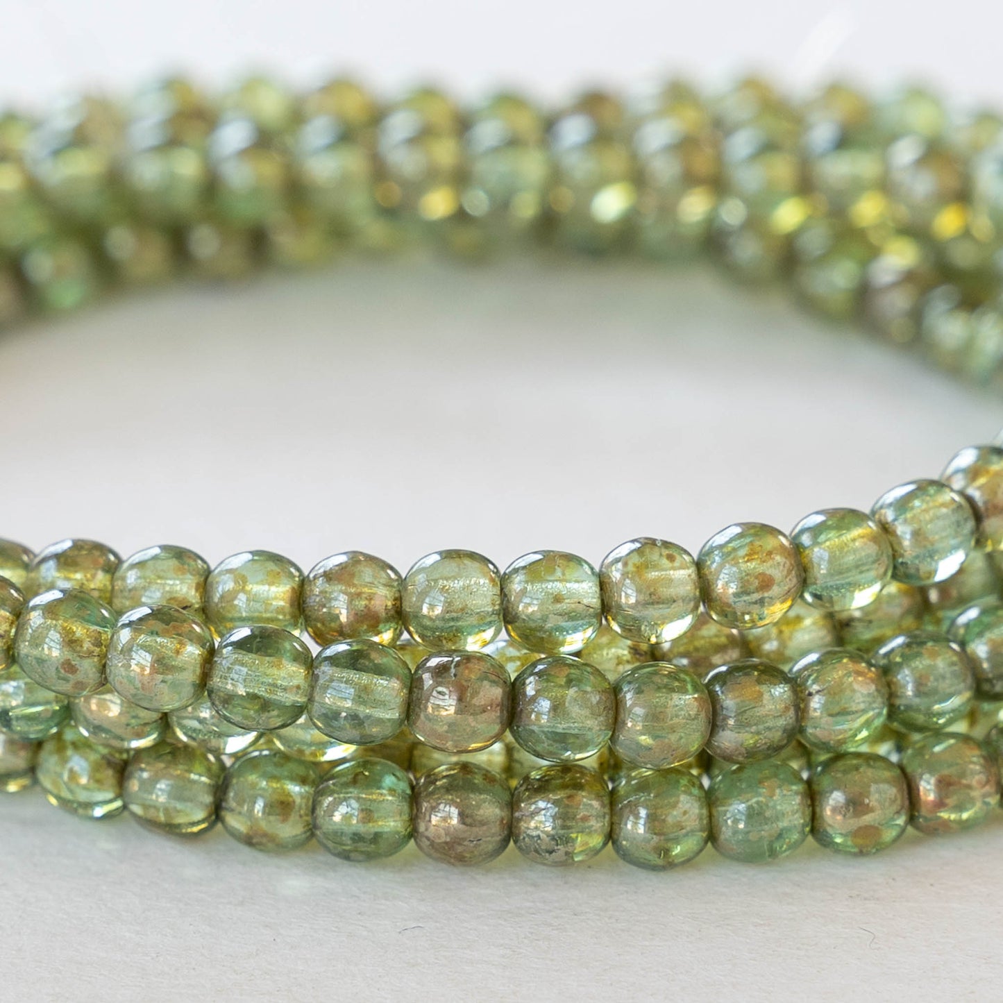 8mm Round Glass Beads - Yellow Green Marble - 25 Beads – funkyprettybeads