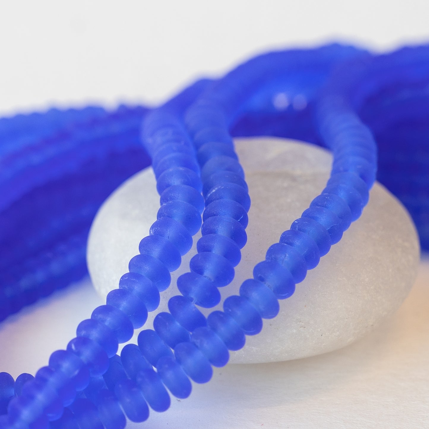 Load image into Gallery viewer, 4mm Rondelle Beads - Sapphire Blue Matte - 100 Beads
