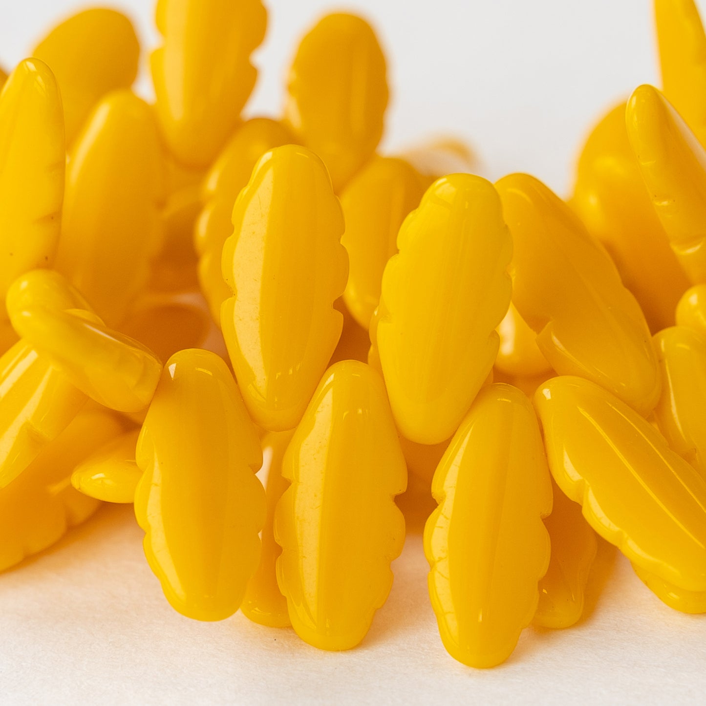 Retro Dagger Beads - Golden Yellow - 30 beads