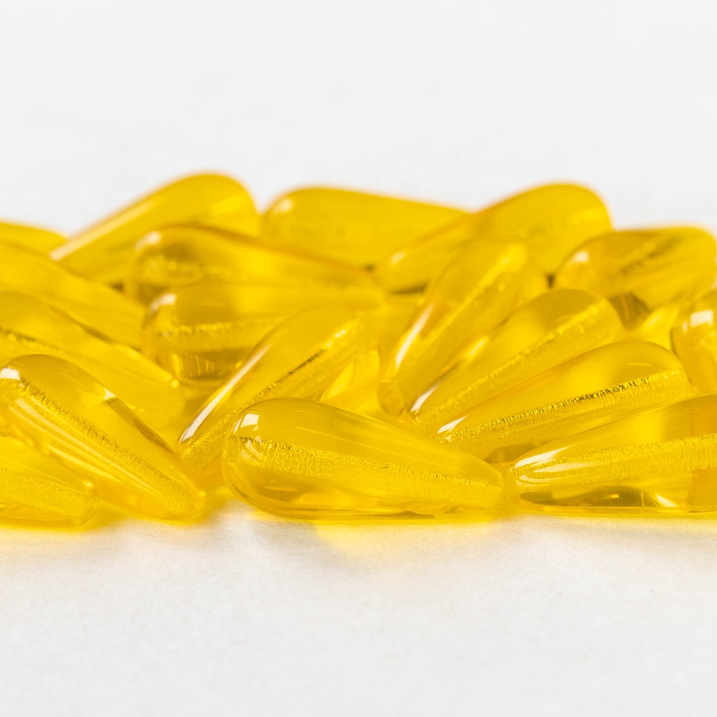 9x20mm Glass Teardrops - Yellow - 20 beads