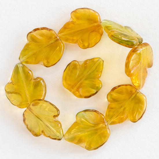 Load image into Gallery viewer, Large 17mm Glass Leaf Beads - Amber
