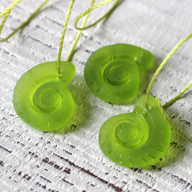 15x18mm Frosted Glass Ammonite Beads - Lime - 4 Beads