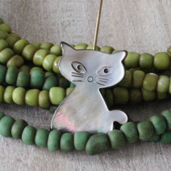 Mother of Pearl Shell Carved Kitty Cat Beads - 1 Pair – funkyprettybeads