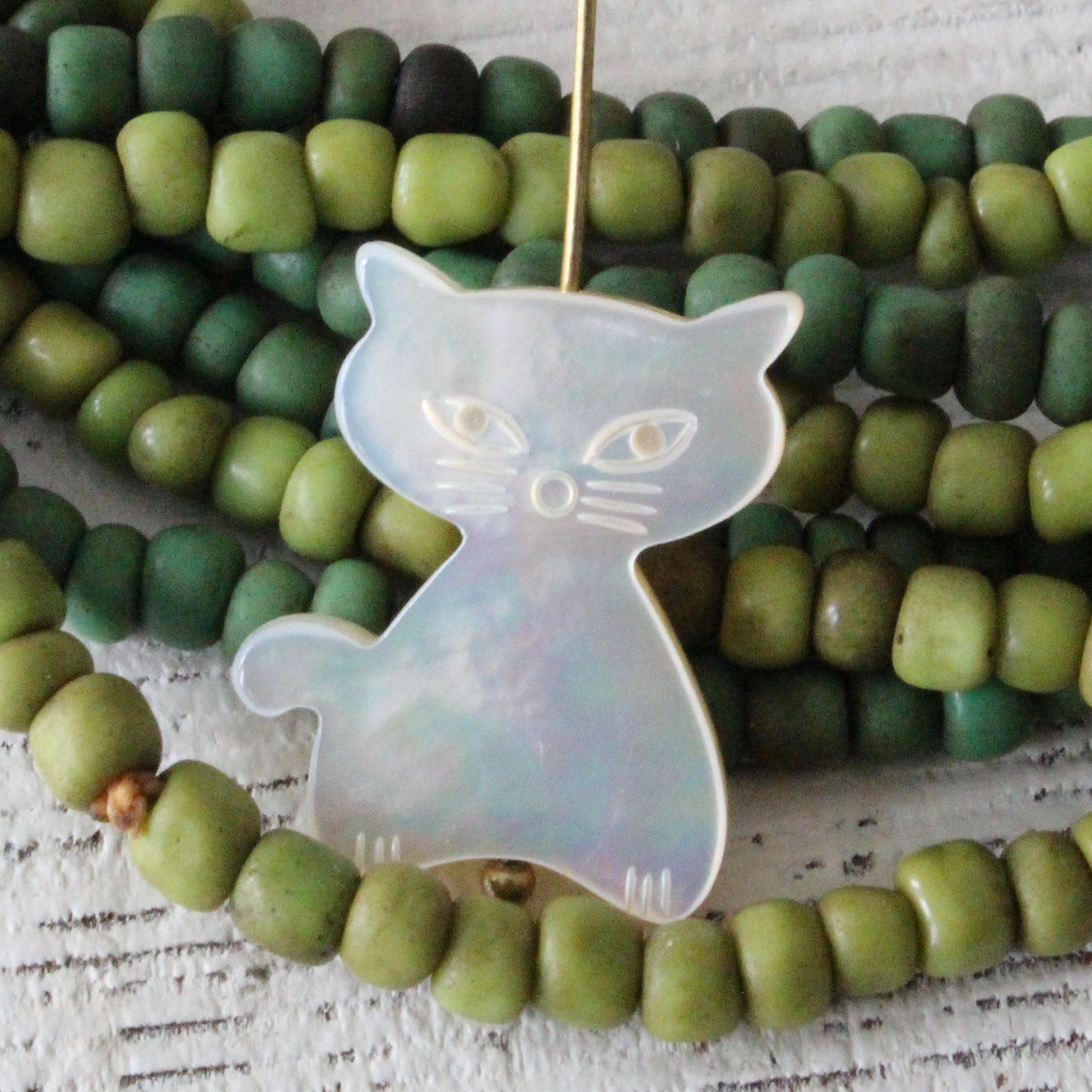 Mother of Pearl Shell Carved Kitty Cat Beads - 1 Pair – funkyprettybeads