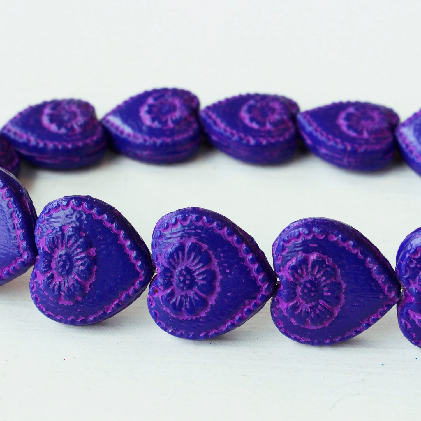 Load image into Gallery viewer, 17mm Glass Heart Beads - Blue with Purple Wash - 15
