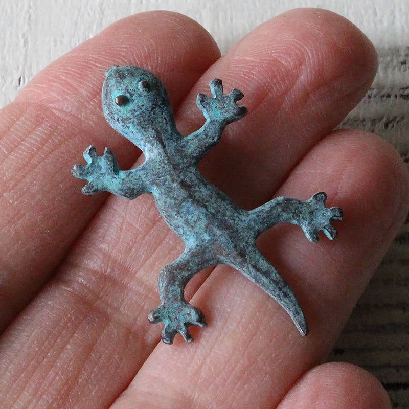 34mm Mykonos Metal Gecko Pendant - Copper Patina