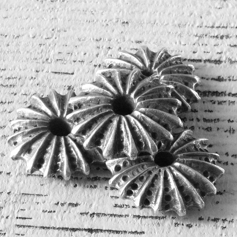 Load image into Gallery viewer, 19mm Mykonos Metal Flat Sea Urchin Beads - Pewter
