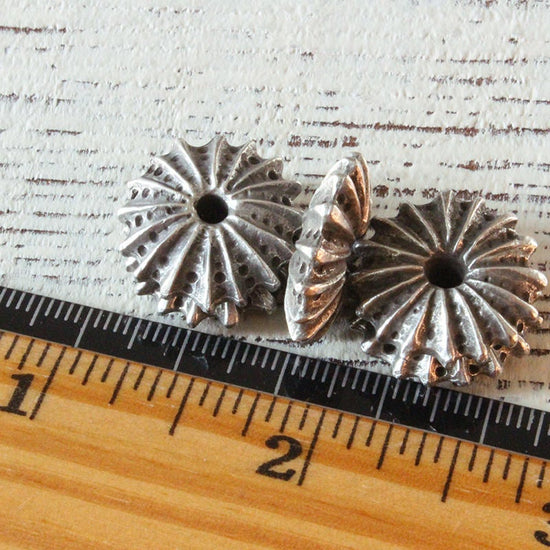 Load image into Gallery viewer, 19mm Mykonos Metal Flat Sea Urchin Beads - Pewter
