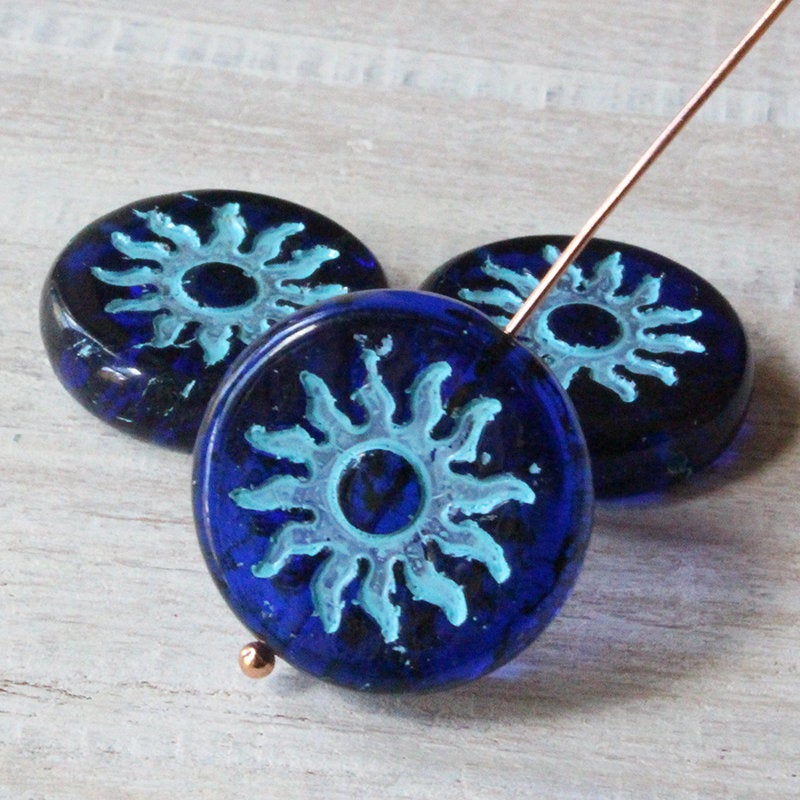 Load image into Gallery viewer, 22mm Sun Coin Beads - Transparent Blue with Lt. Blue Sun - 1 Bead
