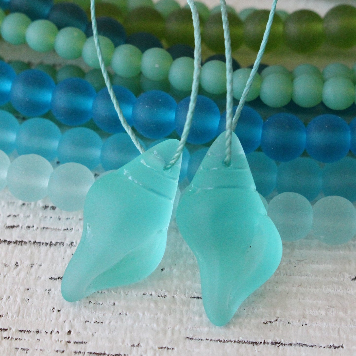 Load image into Gallery viewer, 12x26mm Frosted Glass Conch Shell Beads - Seafoam - 2 Beads
