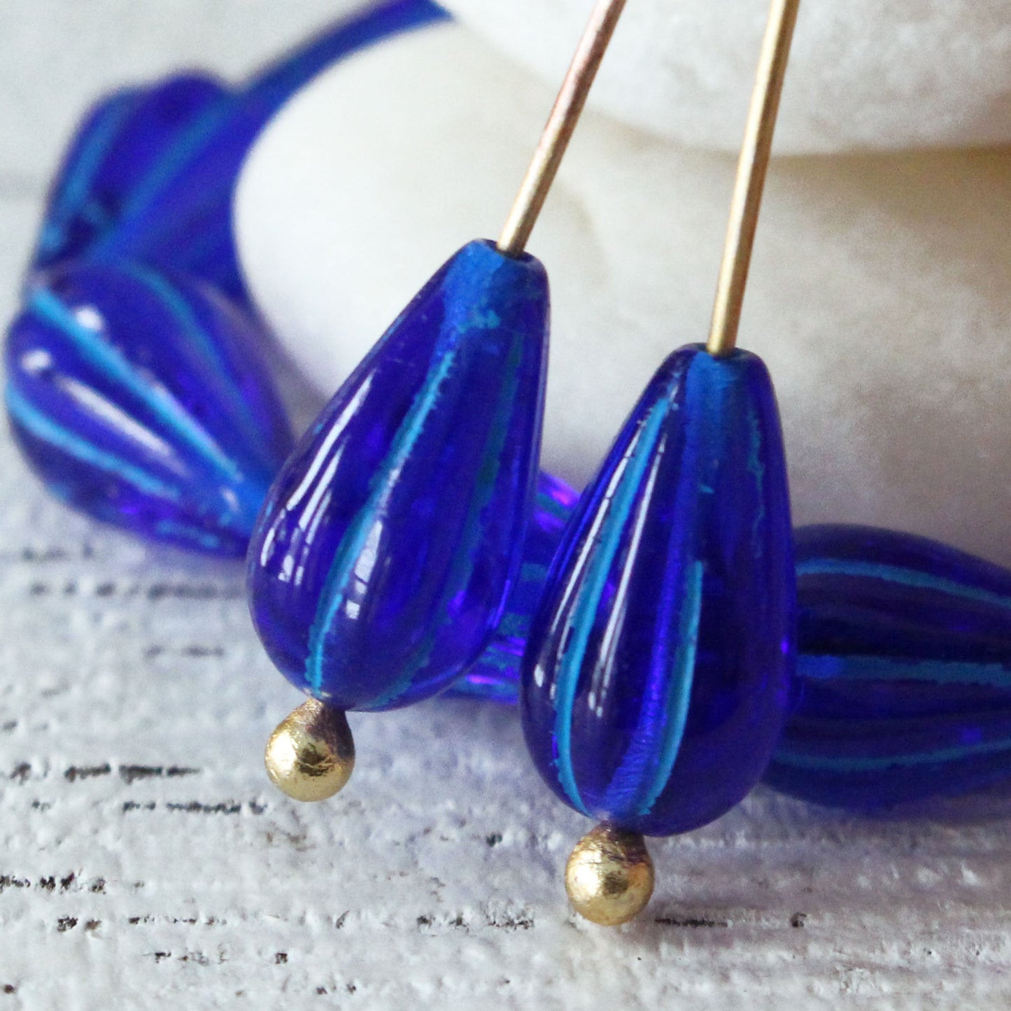 8x13mm Melon Drop - Royal Blue With Aqua Wash - 10 Beads