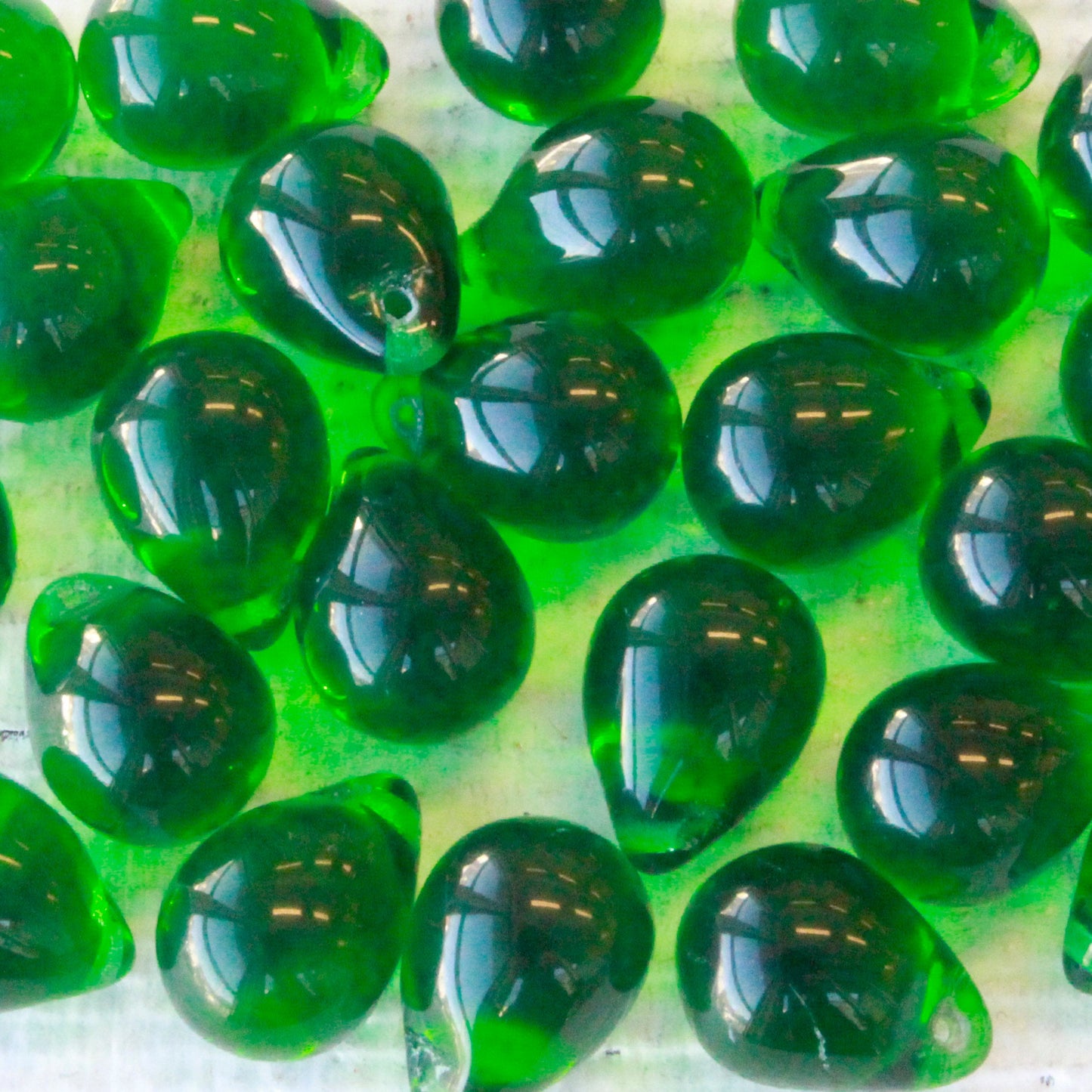 10x14mm Glass Teardrop Beads - Kelly Green - Choose Amount